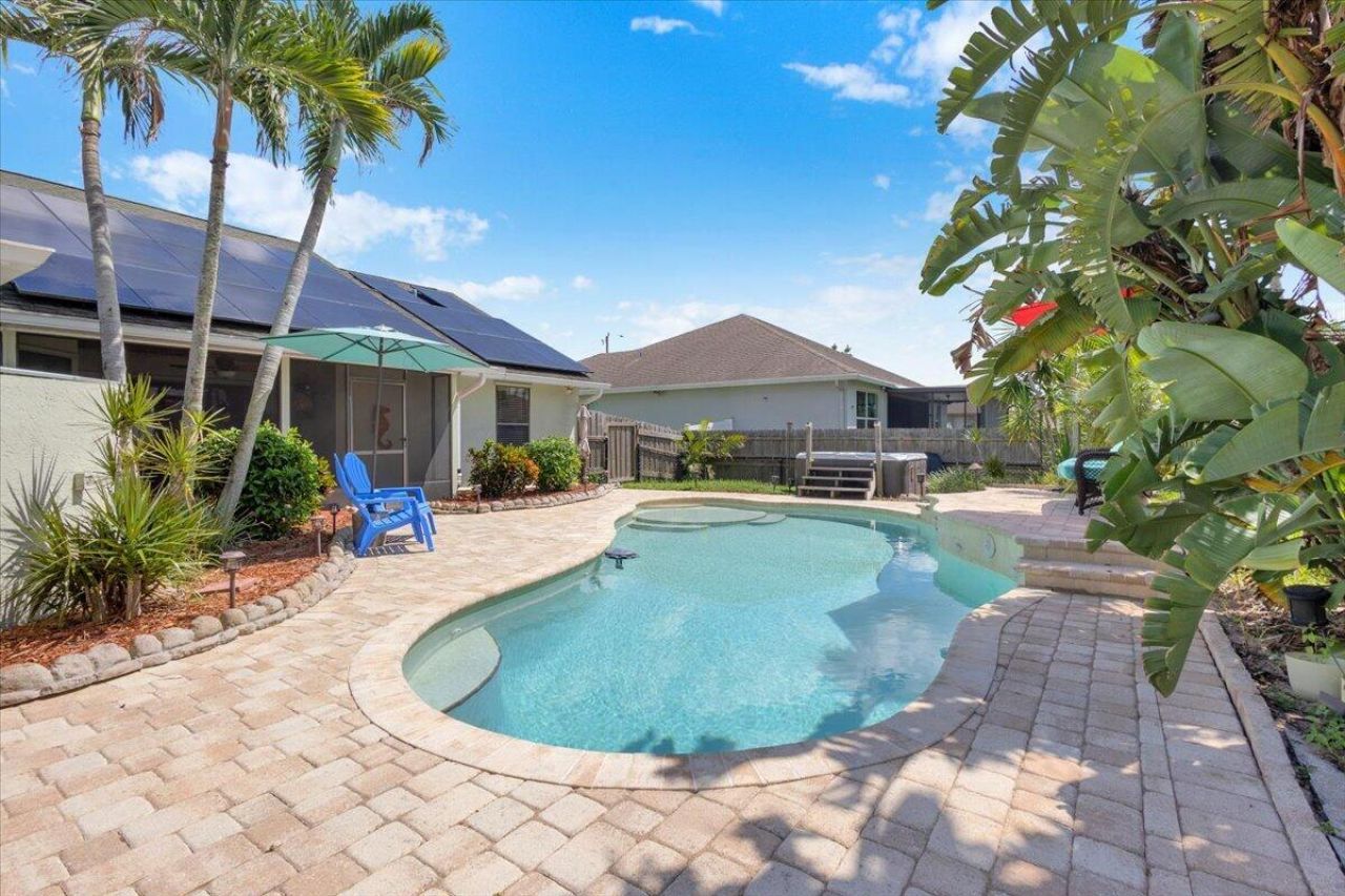 568 SE Nome Drive, Port Saint Lucie, FL 34984 Photo