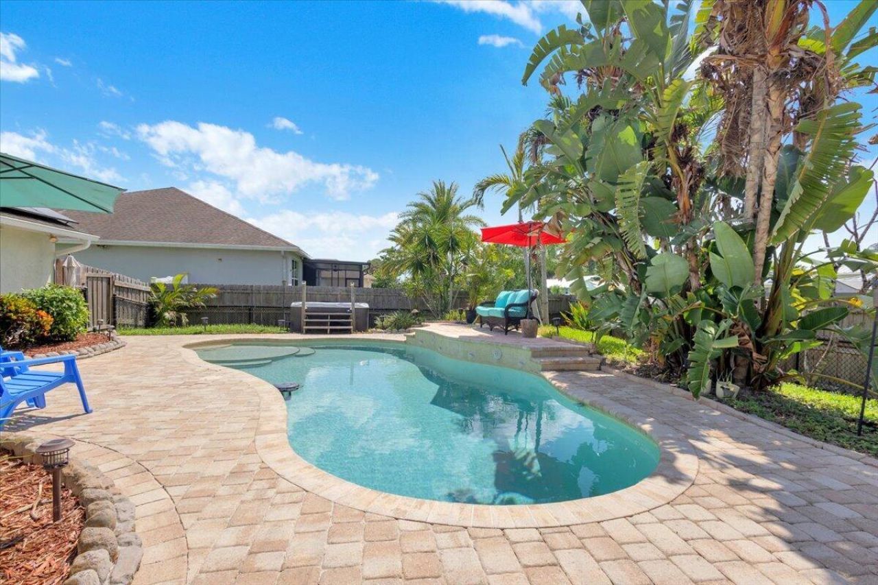 568 SE Nome Drive, Port Saint Lucie, FL 34984 Photo