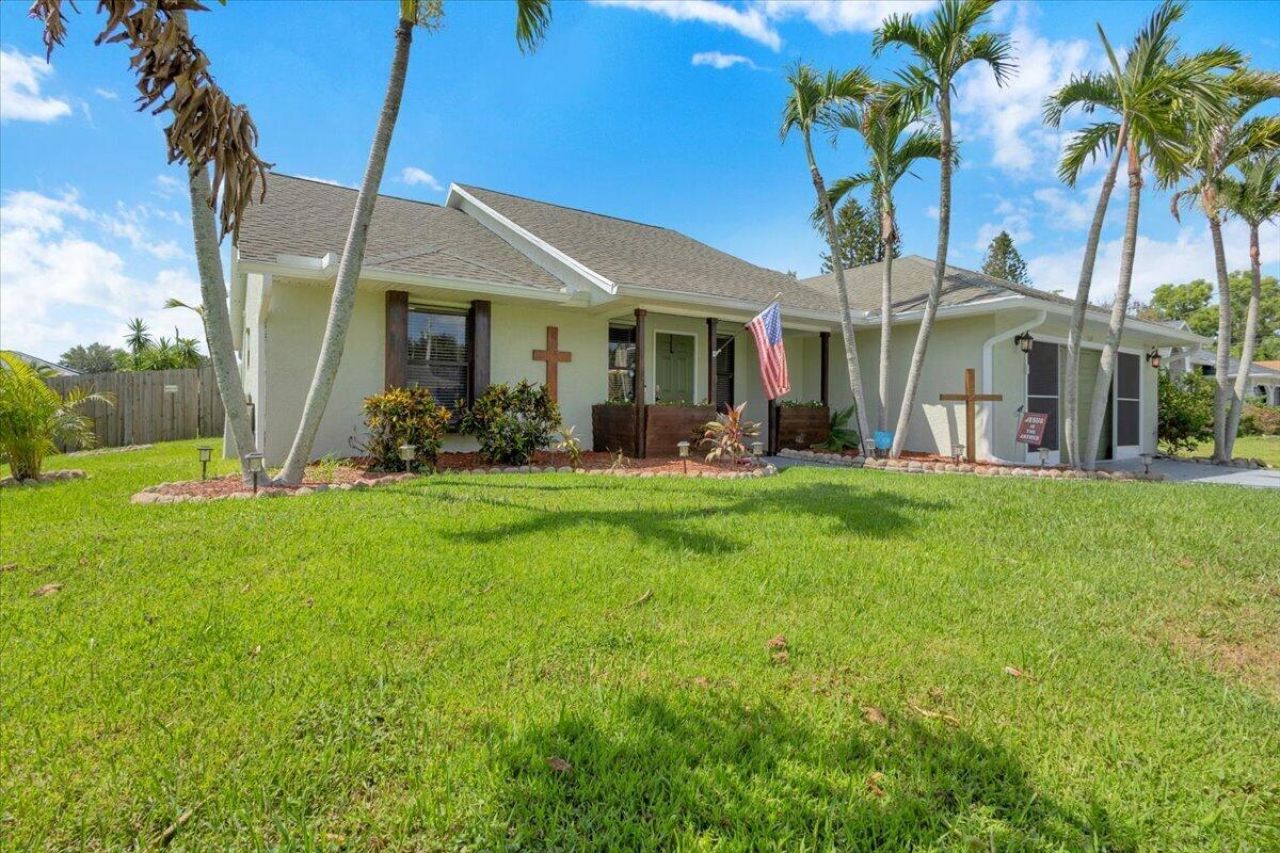 568 SE Nome Drive, Port Saint Lucie, FL 34984 Photo