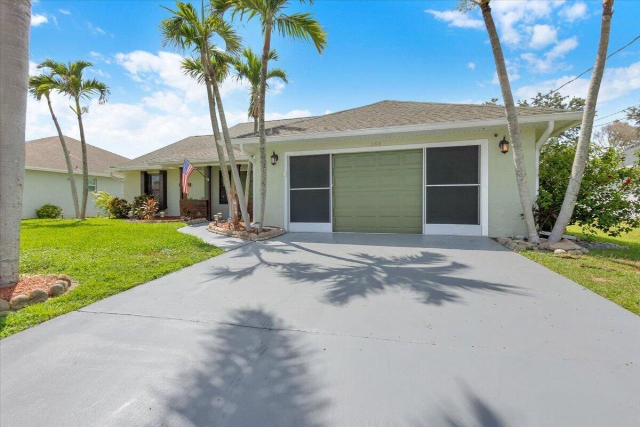 568 SE Nome Drive, Port Saint Lucie, FL 34984 Photo