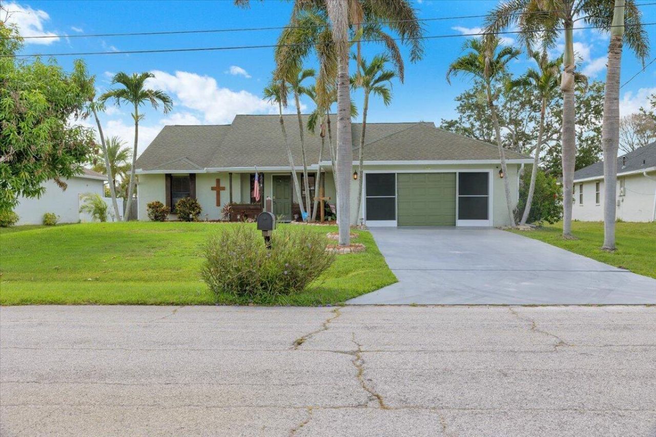568 SE Nome Drive, Port Saint Lucie, FL 34984 Photo