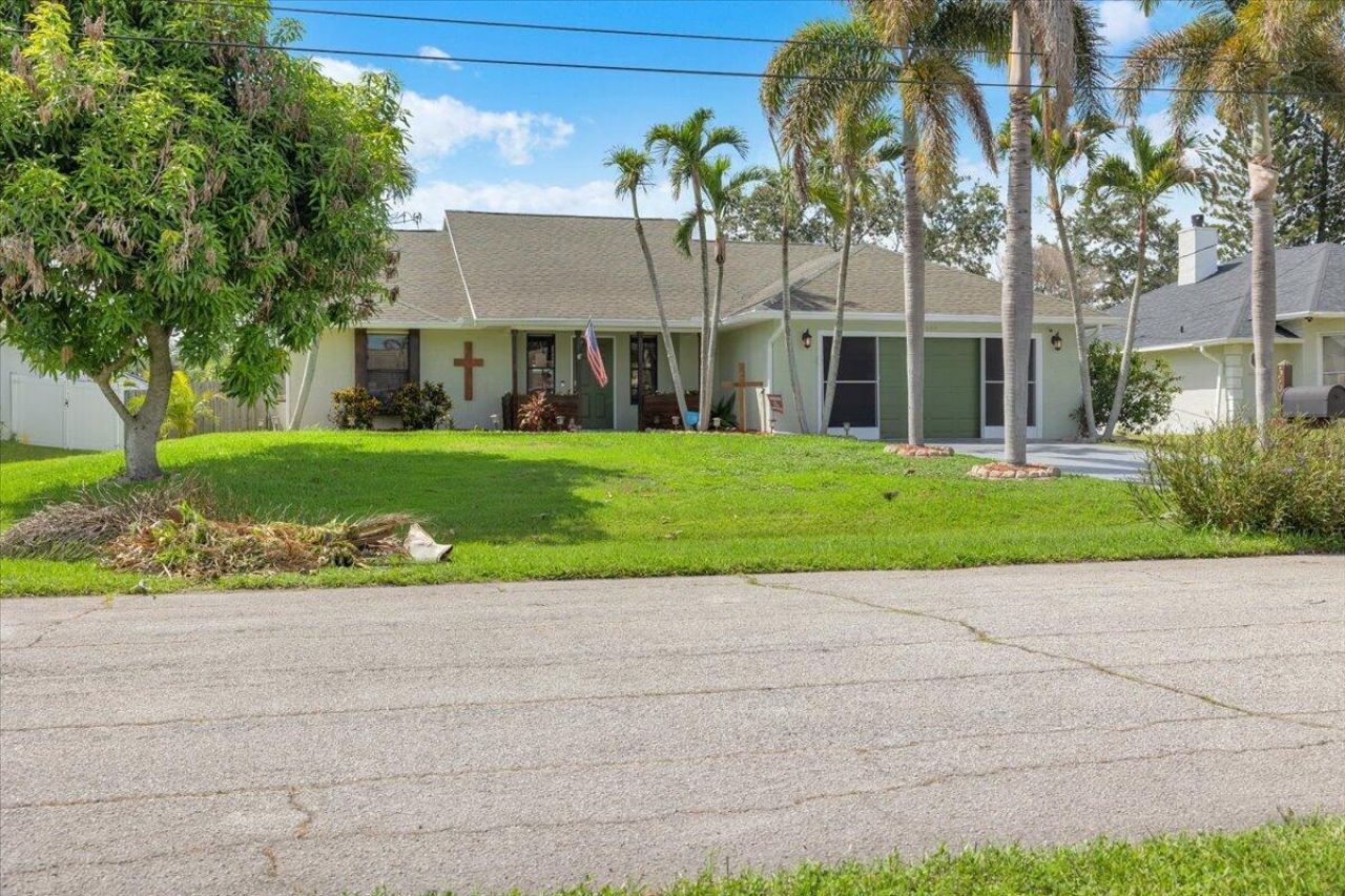 568 SE Nome Drive, Port Saint Lucie, FL 34984 Photo