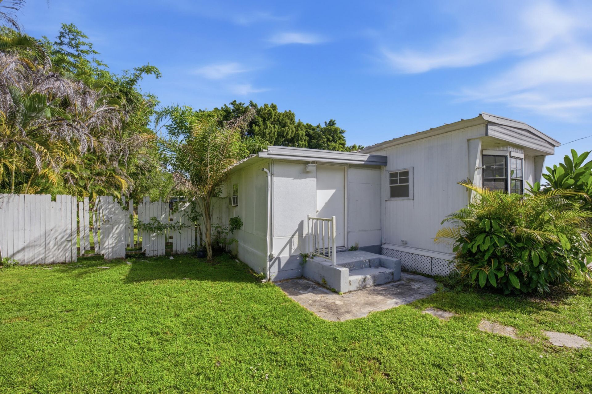 1823 SW College Street, Stuart, FL 34997 Photo
