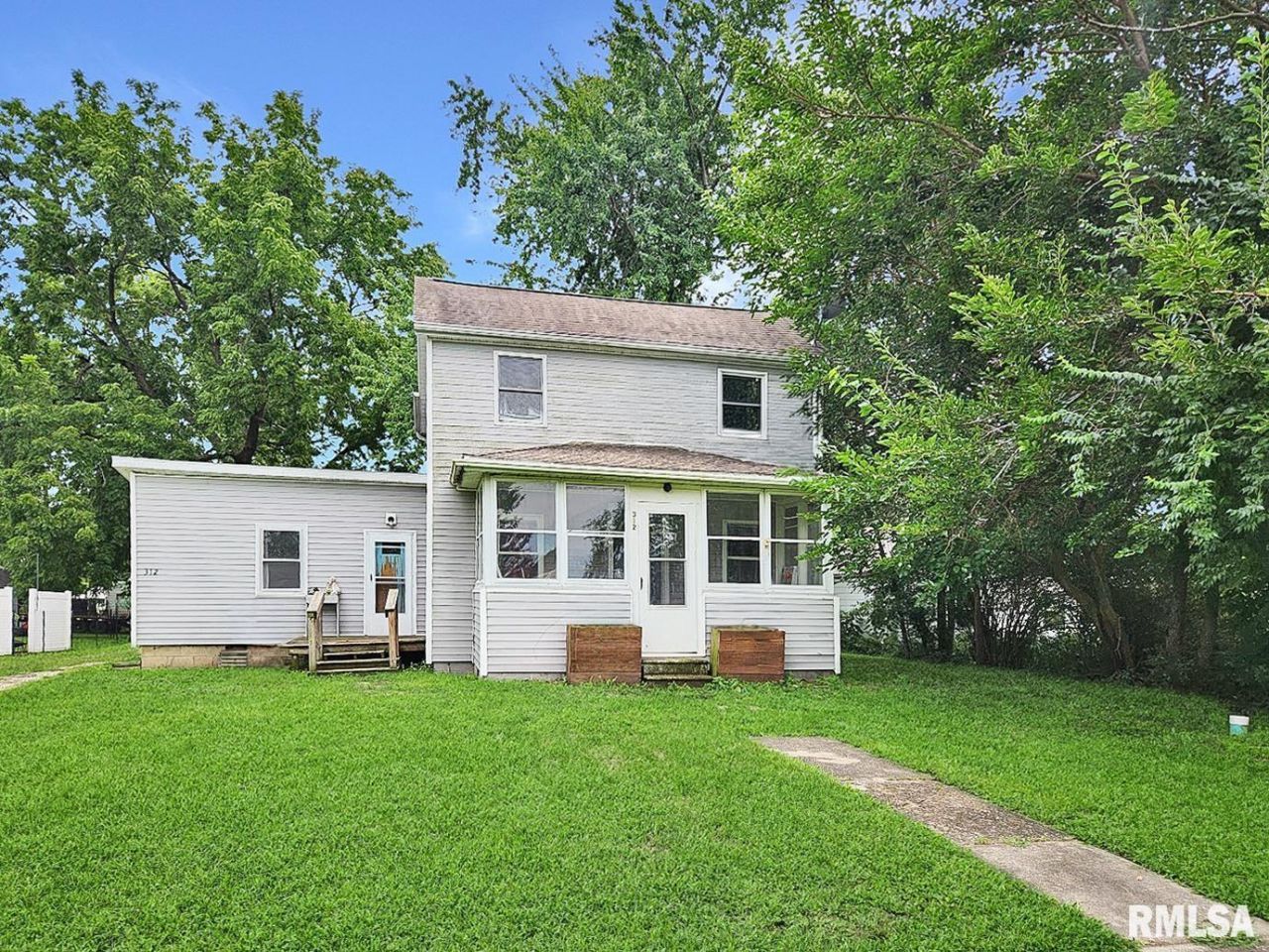 312 W Clinton Street, Brimfield, IL 61517 Main Photo