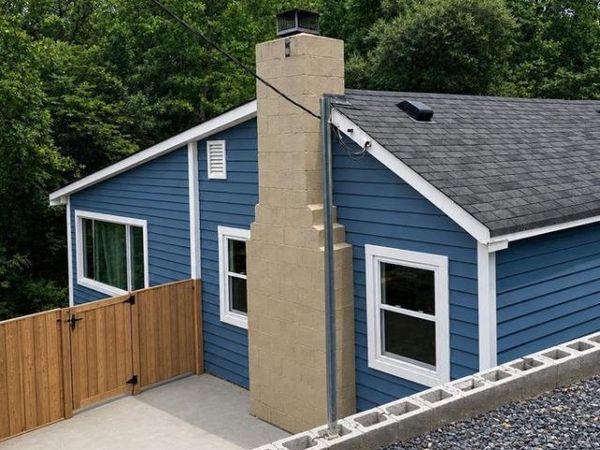 115 OVERALL ROAD, BENTONVILLE, VA 22610