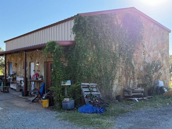 1633 Kay Lane, Reno, TX 76020