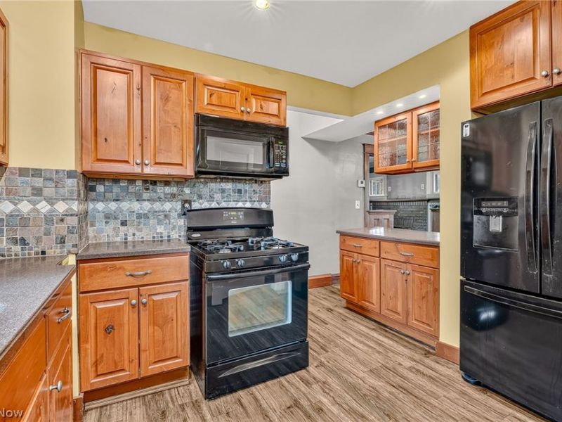 278 Prospect Road , Berea, OH 44017 Photo 9