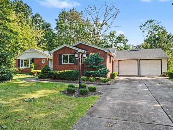 2493 Jennifer Drive , Poland, OH 44514