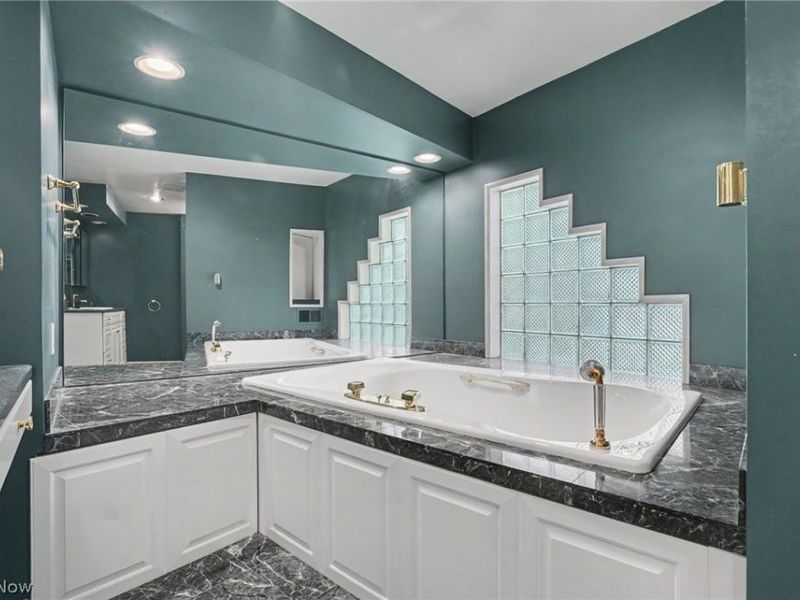 2493 Jennifer Drive, Poland, OH 44514 Photo 6