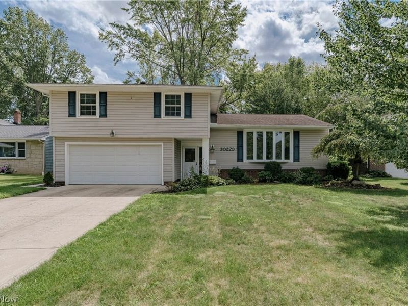 30223 Chatham Point Drive, Bay Village, OH 44140 Photo 1