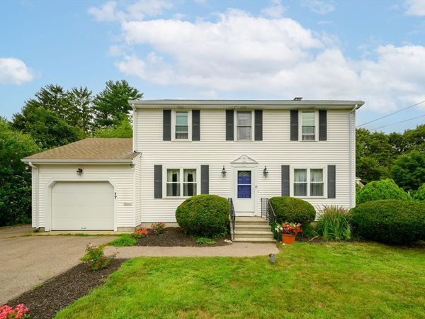 17 Woodlawn Ave, Holbrook, MA 02343