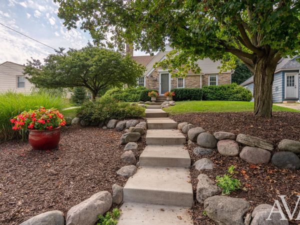 315 Bristol Avenue NW, Grand Rapids, MI 49504
