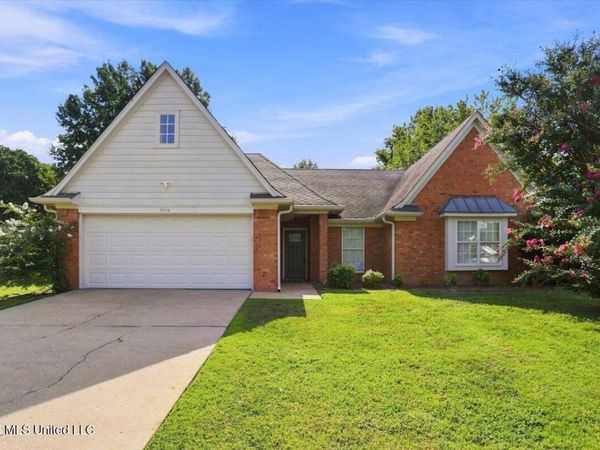 7414 Hunters Hollow Lane, Southaven, MS 38671