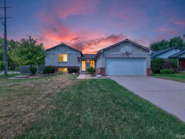 1686 Heritage Drive , Canton Township, Mi 48188