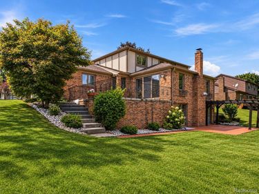 22520 Vacri Lane, Farmington Hills, Mi 48335