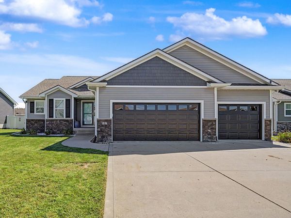 517 Shiloh Rose Parkway NW, Bondurant, IA 50035