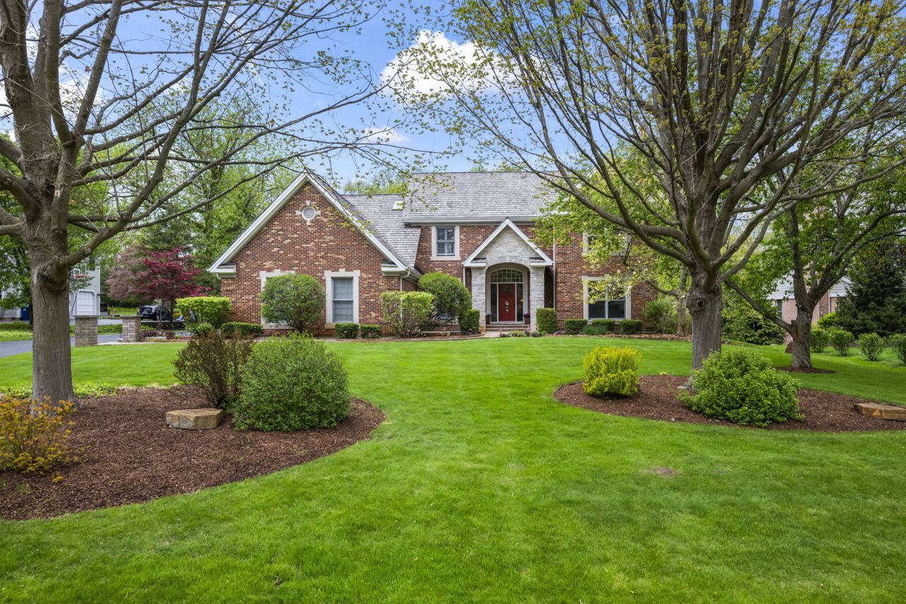 25568 N Countryside Drive, Lake Barrington, IL 60010 Main Photo