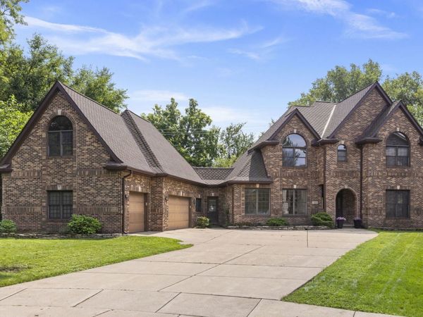 1524 Lloyd Court , Wheaton, IL 60189