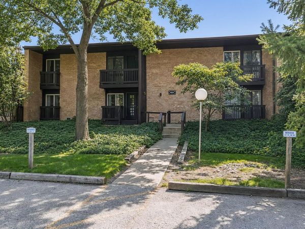 1607 Maple Terrace , Unit 2C, Lisle, IL 60532