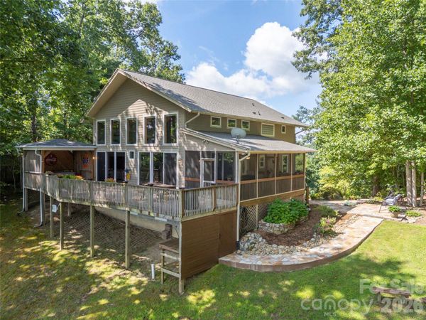 837 Big Raven Lane, Saluda, NC 28773