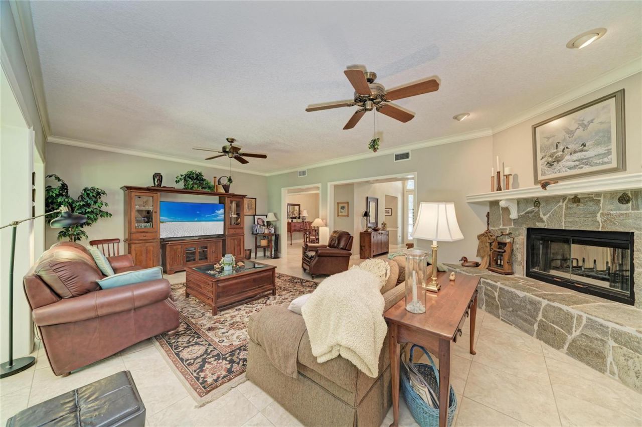 3706 Avenida Madera, Bradenton, FL 34210 Photo