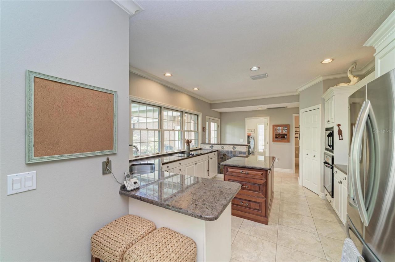 3706 Avenida Madera, Bradenton, FL 34210 Photo