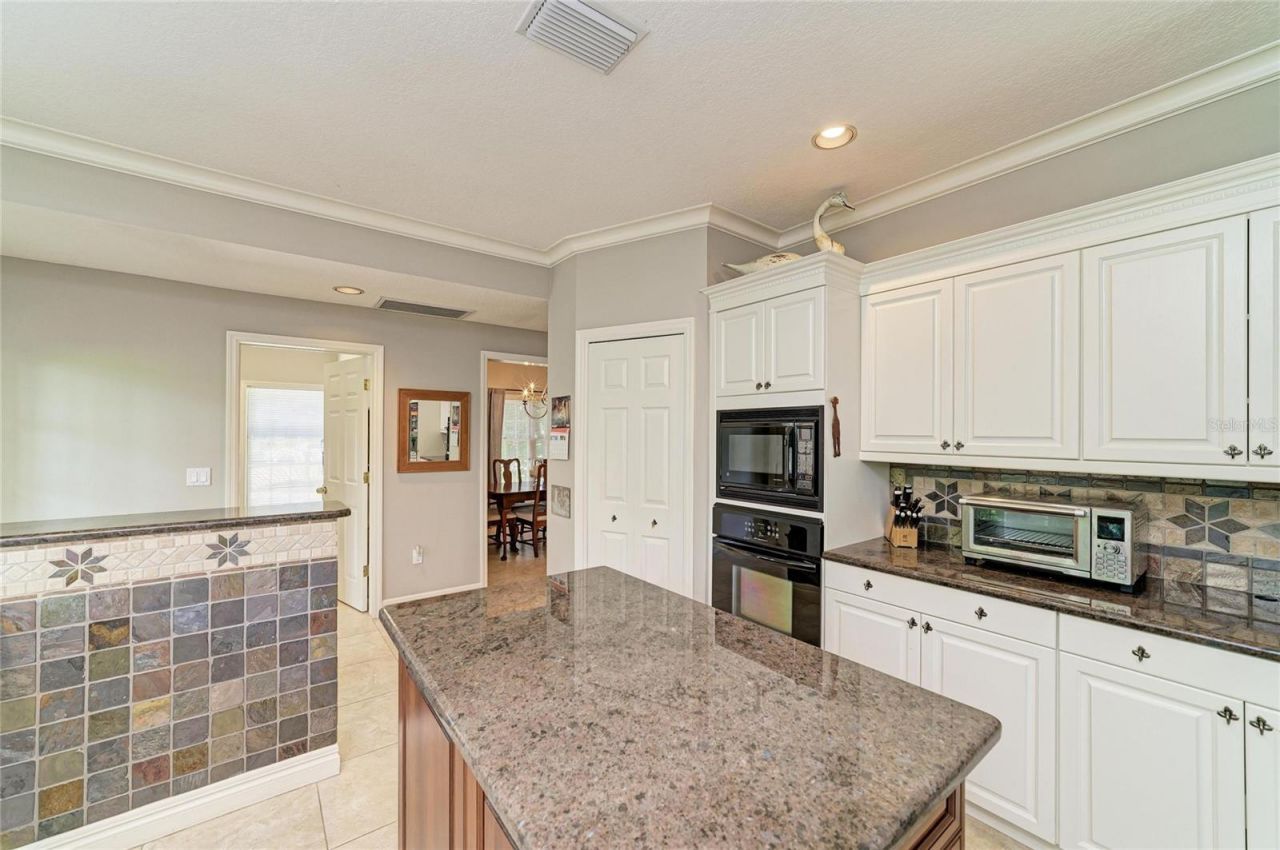 3706 Avenida Madera, Bradenton, FL 34210 Photo