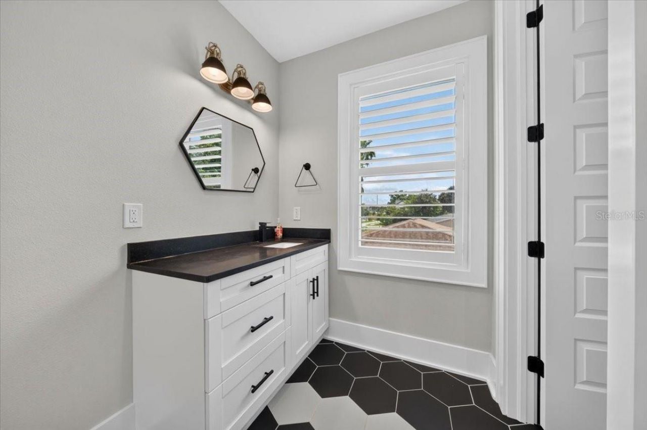 1308 W Plymouth Street, Tampa, FL 33603 Photo