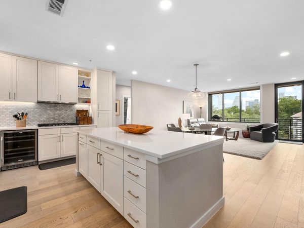 900 S 1st ST, Unit 312, Austin, TX 78704
