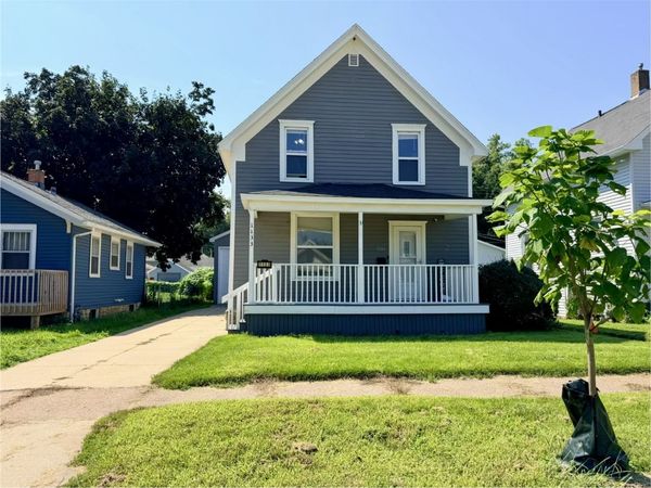 1133 C Avenue NW, Cedar Rapids, IA 52405