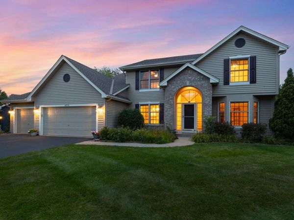 8079 Spruce Trail, Eden Prairie, MN 55347