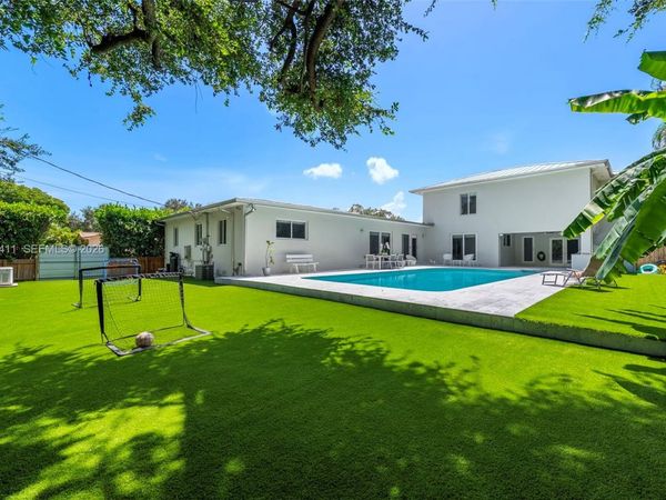 831 NE 109th St, Biscayne Park, FL 33161
