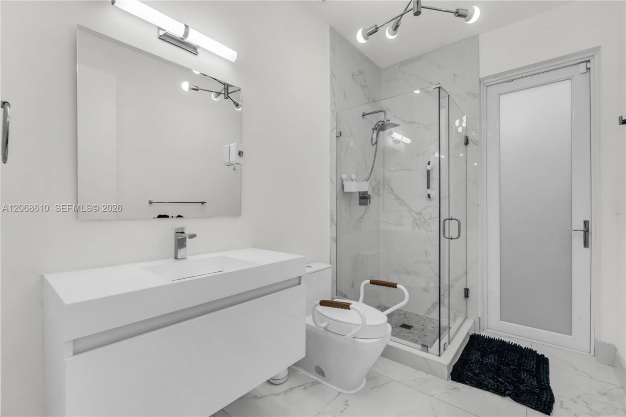 9730 NW 74th Ter , Doral, FL 33178 Photo