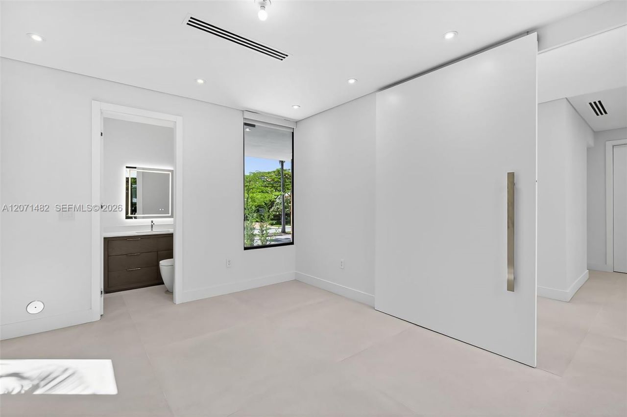 620 Solar Isle Dr , Fort Lauderdale, FL 33301 Photo