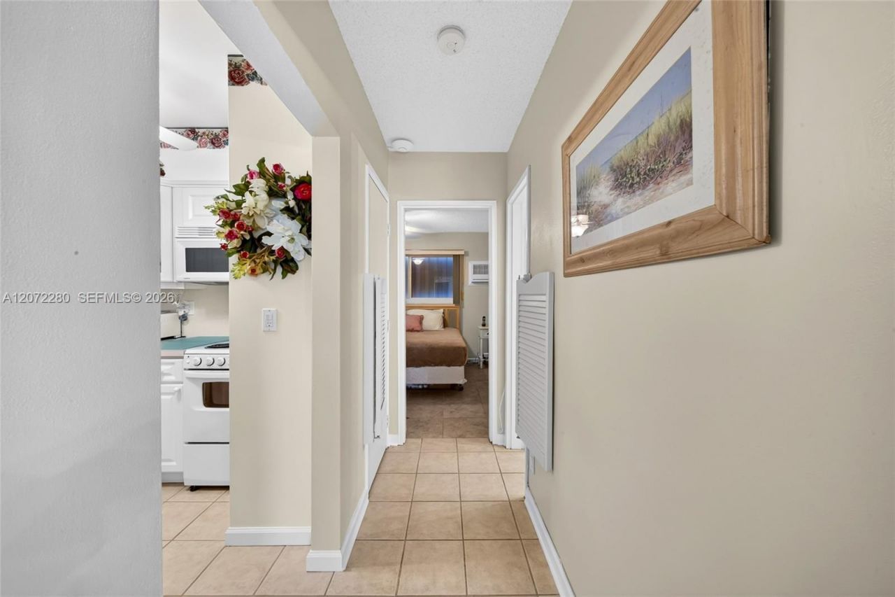 1001 Atlantic Shores Blvd , Unit 110, Hallandale Beach, FL 33009 Photo