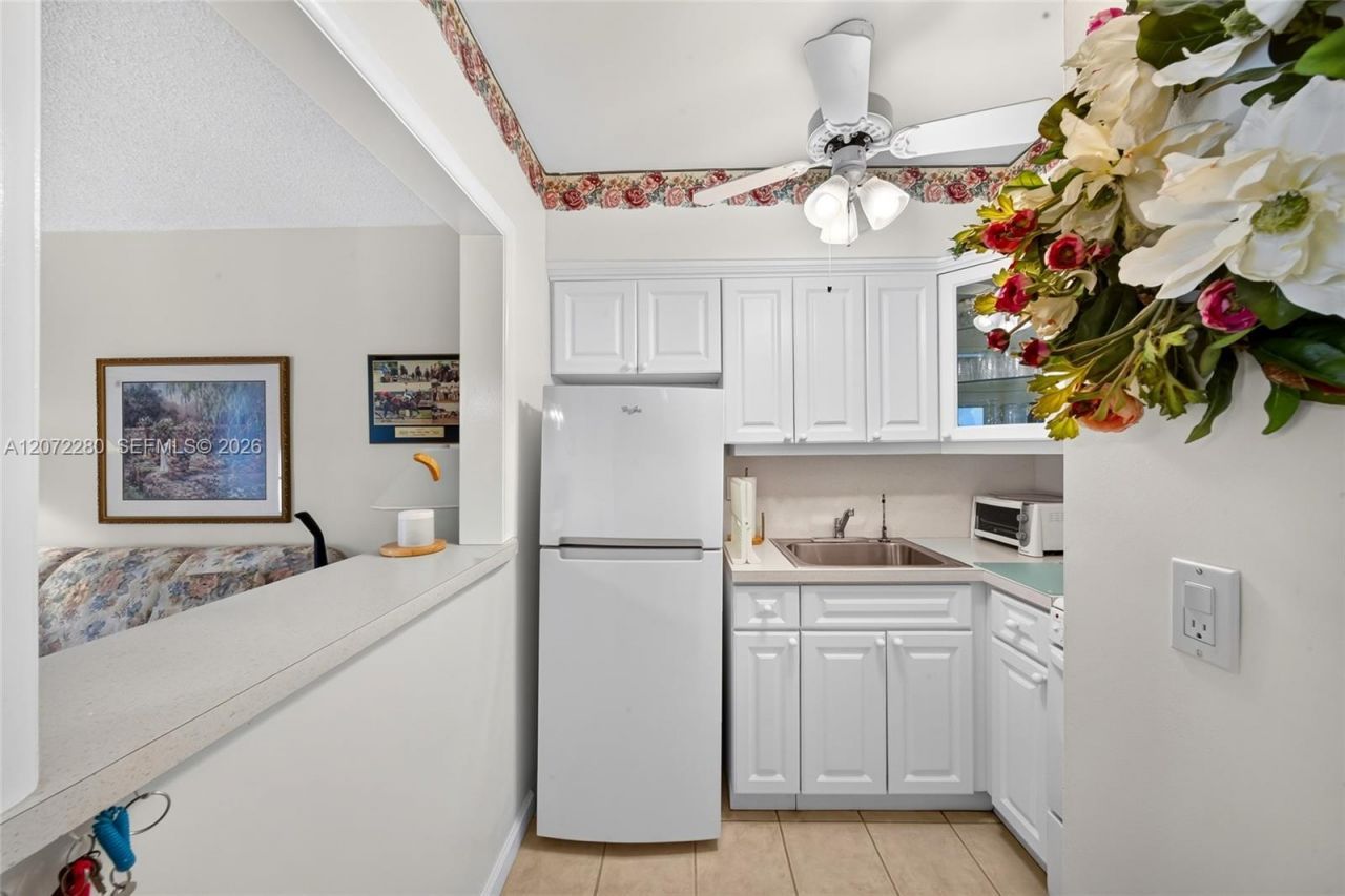 1001 Atlantic Shores Blvd , Unit 110, Hallandale Beach, FL 33009 Photo
