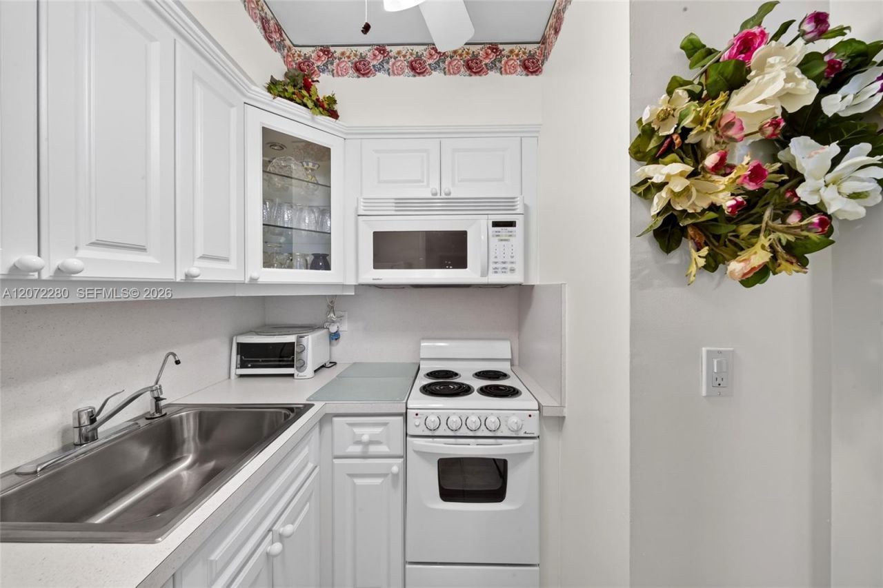1001 Atlantic Shores Blvd , Unit 110, Hallandale Beach, FL 33009 Photo