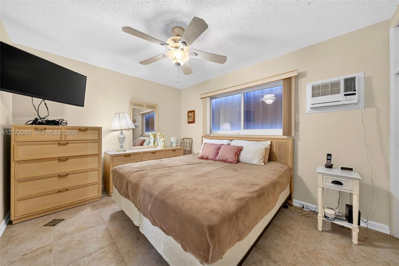 1001 Atlantic Shores Blvd , Unit 110, Hallandale Beach, FL 33009 Photo