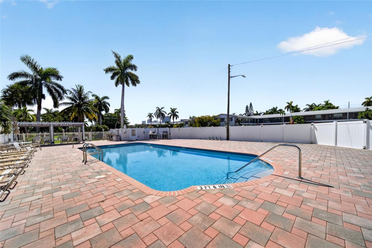 1001 Atlantic Shores Blvd , Unit 110, Hallandale Beach, FL 33009 Photo