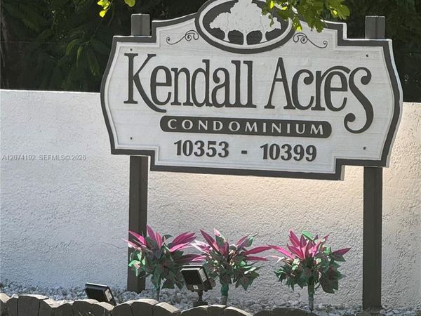 10395 N Kendall Dr, Unit V1, Miami, FL 33176