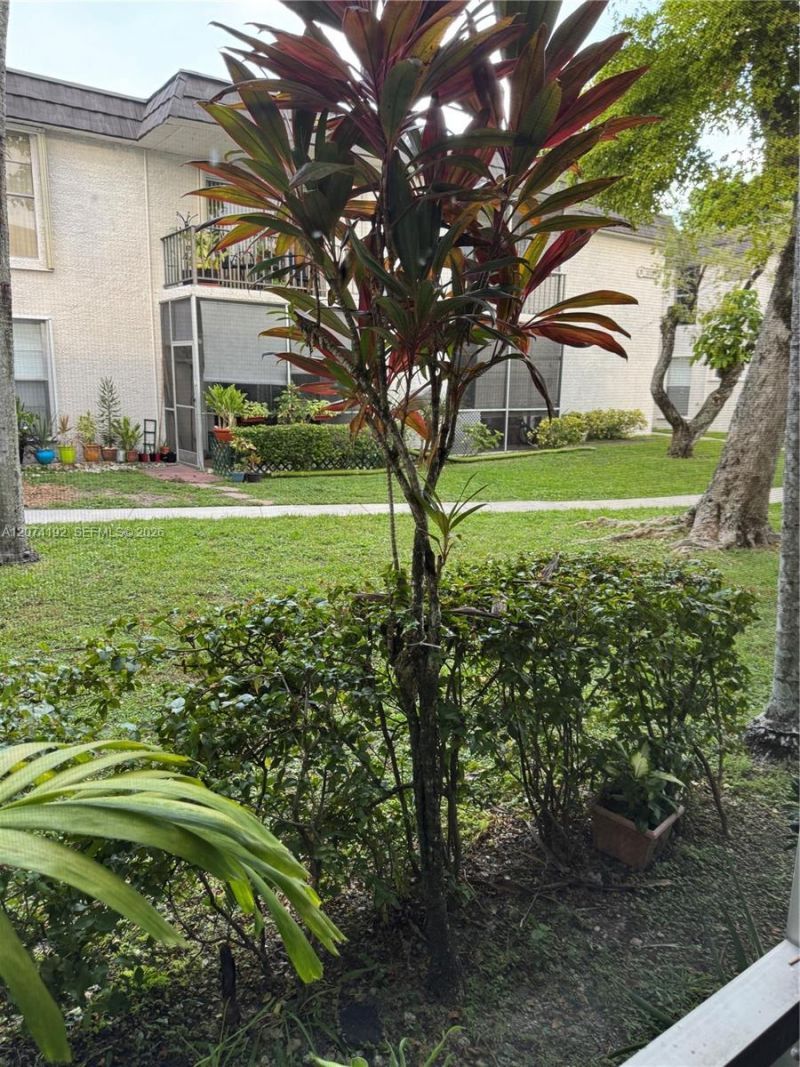 10395 N Kendall Dr, Unit V1, Miami, FL 33176 Photo