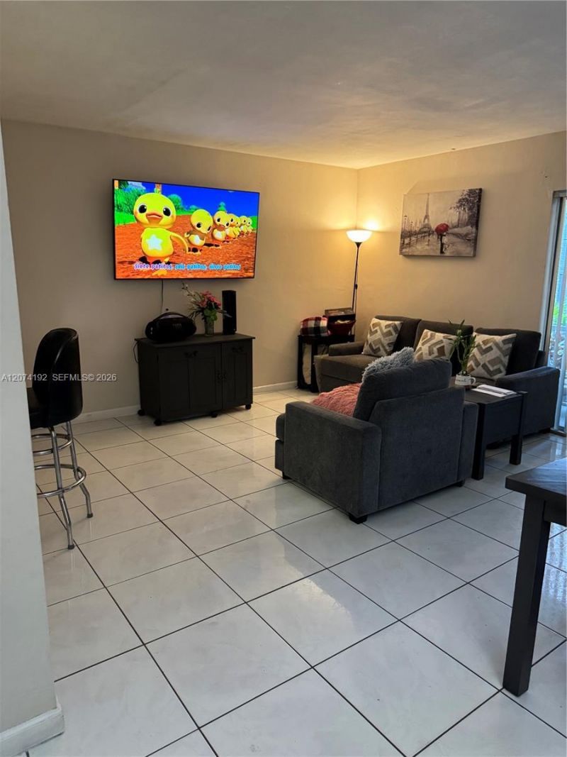 10395 N Kendall Dr, Unit V1, Miami, FL 33176 Photo