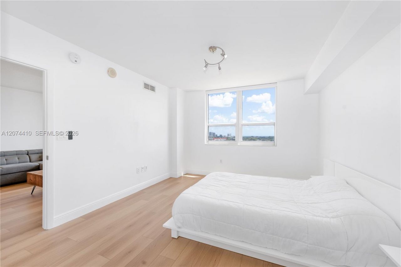 3232 Coral Way , Unit 1507, Miami, FL 33145 Photo