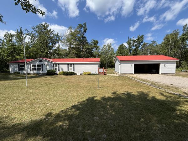 7985 E US 23 Highway, Cheboygan, MI 49721
