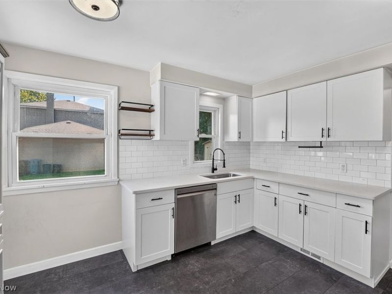 4223 Canterbury Road, North Olmsted, OH 44070 Photo 17