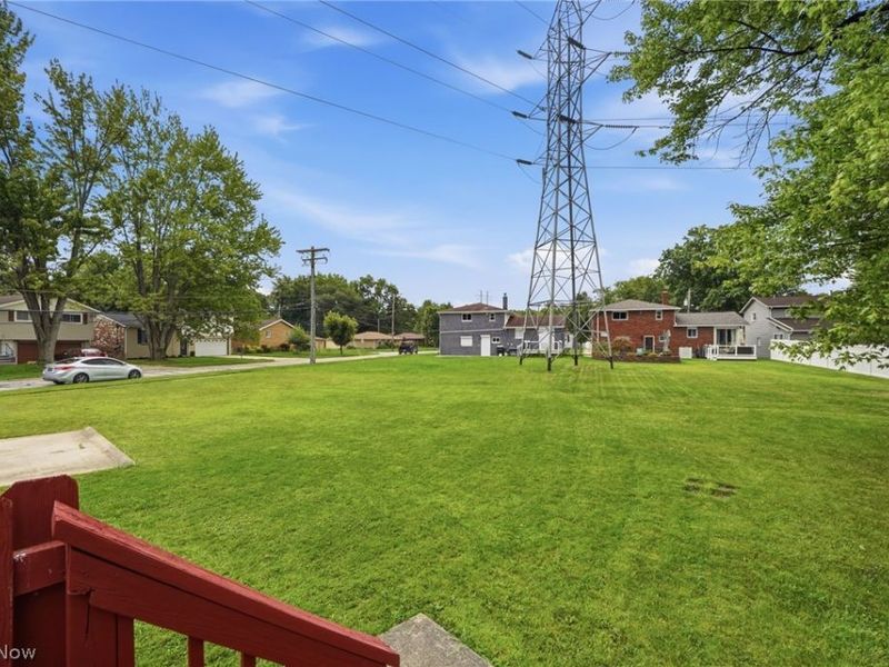 744 Edwards Drive, Berea, OH 44017 Photo 10