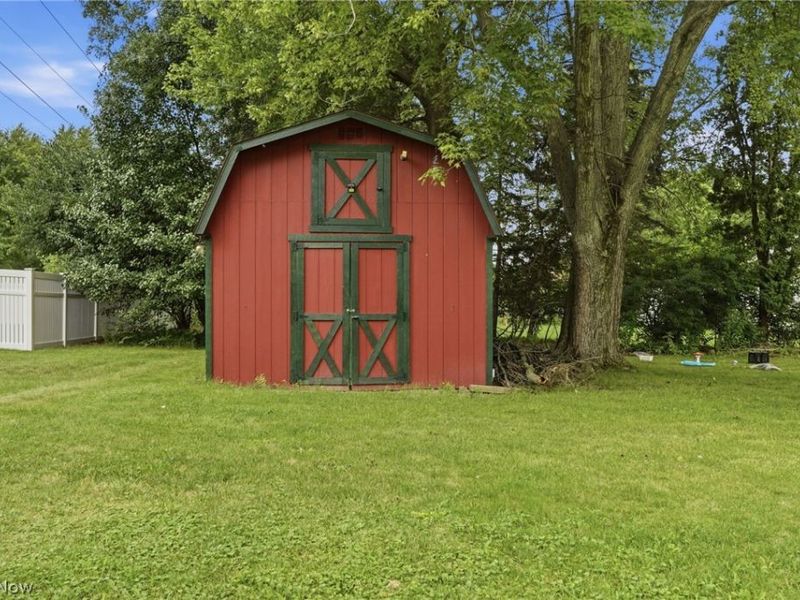 744 Edwards Drive, Berea, OH 44017 Photo 13
