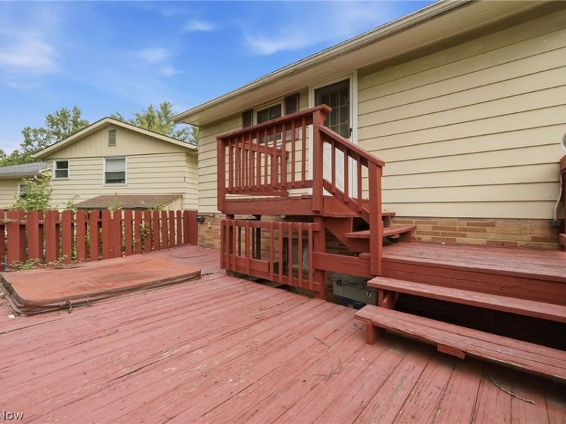 744 Edwards Drive, Berea, OH 44017 Photo 8