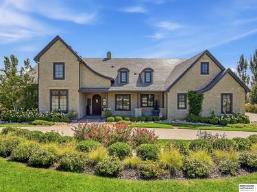 3303 S 228 Avenue Circle, Elkhorn, NE 68022