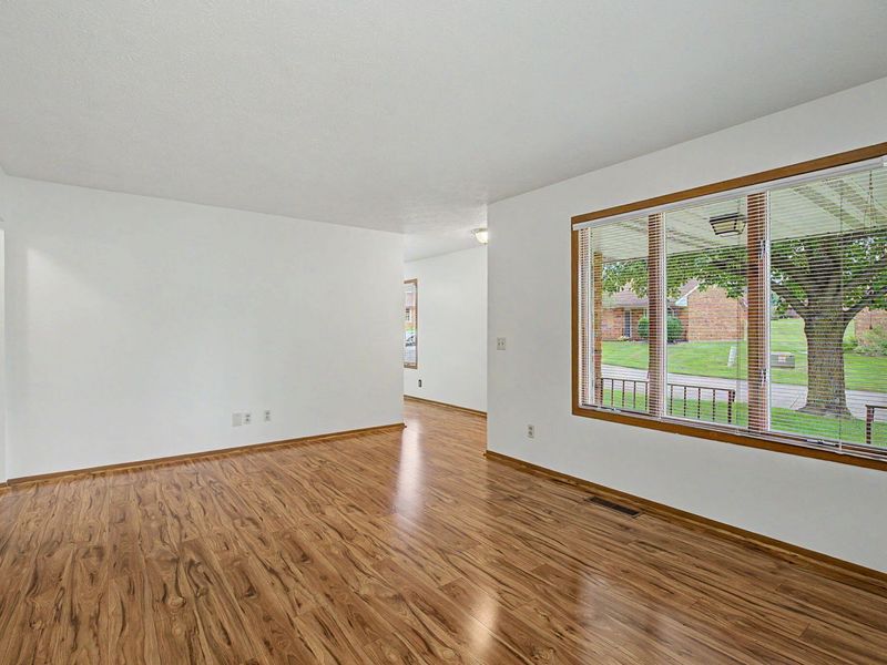 2939 Avery Circle, Springfield, OH 45503 Photo 4